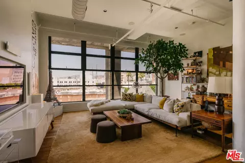 1645 Vine St #511, Los Angeles, CA 90028