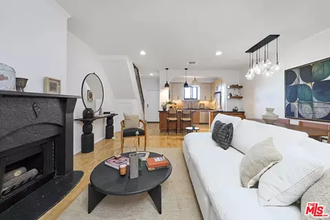828 N Hudson Ave #214, Los Angeles, CA 90038