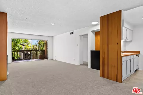 8207 Raintree Cir, Culver City, CA 90230