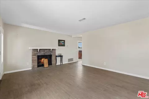 Living - 40611 178th St, Lancaster, CA 93535 photo 2 of 3