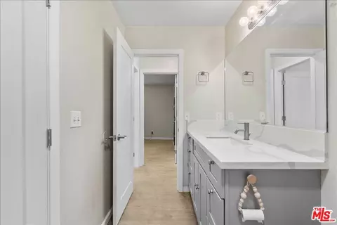 Bath - 40611 178th St, Lancaster, CA 93535 photo 2 of 2