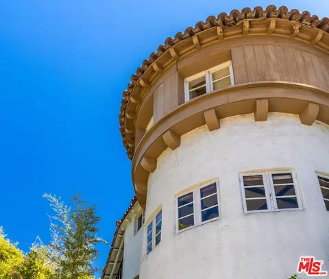 6727 Milner Rd, Los Angeles, CA 90068