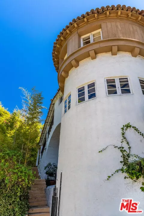 6727 Milner Rd, Los Angeles, CA 90068