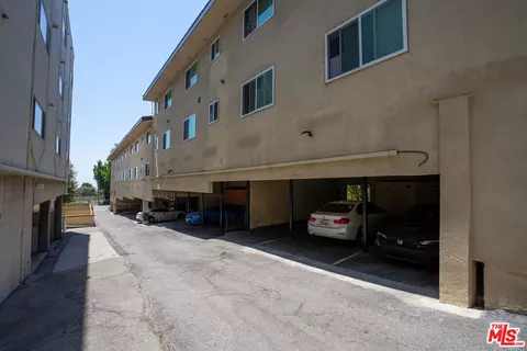 Exterior - 990 Valley View Ave, Pasadena, CA 91107 photo 1 of 4