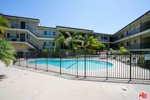 Exterior - 990 Valley View Ave, Pasadena, CA 91107 photo 4 of 4