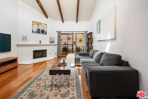1250 Amherst Ave #302, Los Angeles, CA 90025
