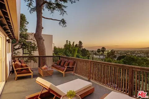 937 Lucile Ave, Los Angeles, CA 90026