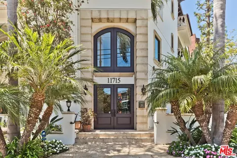 11715 Chenault St #PH1, Los Angeles, CA 90049