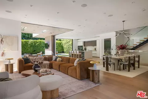 1845 Coldwater Canyon Dr, Beverly Hills, CA 90210
