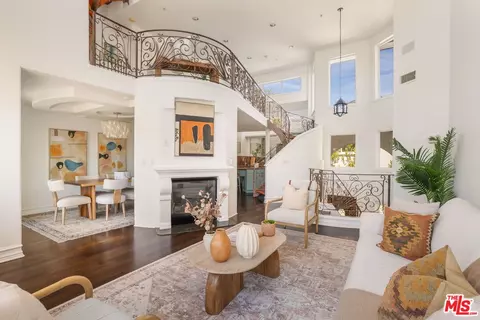 2922 Montana Ave #B, Santa Monica, CA 90403
