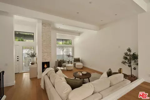 1554 Michael Ln, Pacific Palisades, CA 90272