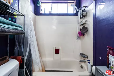 Bath - 14331 S Cahita Ave, Compton, CA 90220 photo 3 of 3