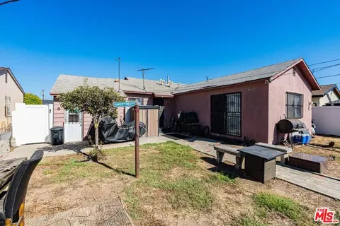 Exterior - 14331 S Cahita Ave, Compton, CA 90220 photo 2 of 4