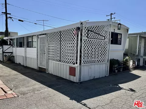 4071 Grandview Blvd #2, Los Angeles, CA 90066