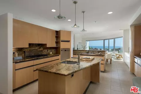 Kitchen - 3523 Padaro Ln, Carpinteria, CA 93013 photo 2 of 2