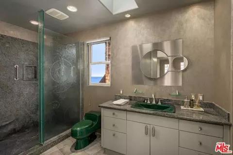 Bath - 3523 Padaro Ln, Carpinteria, CA 93013 photo 2 of 3