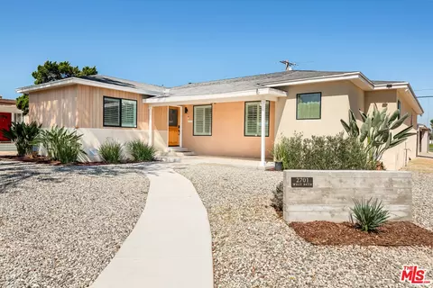 2701 W 84th St, Inglewood, CA 90305