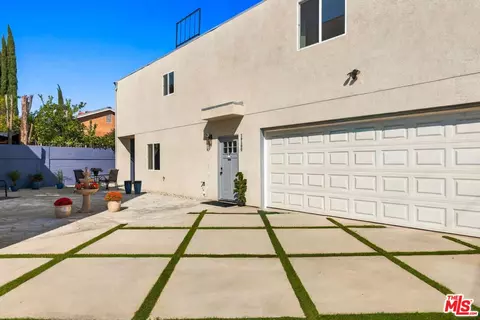 19100 Victory Blvd, Los Angeles, CA 91335