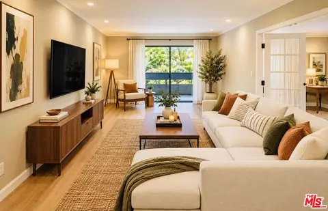 2700 Cahuenga Blvd #4220, Los Angeles, CA 90068