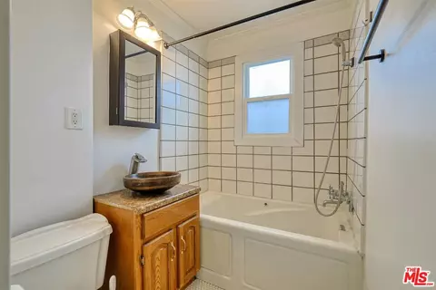 Bath - 512 E Tujunga Ave, Burbank, CA 91501 photo 1 of 2
