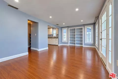 Living - 512 E Tujunga Ave, Burbank, CA 91501 photo 4 of 5
