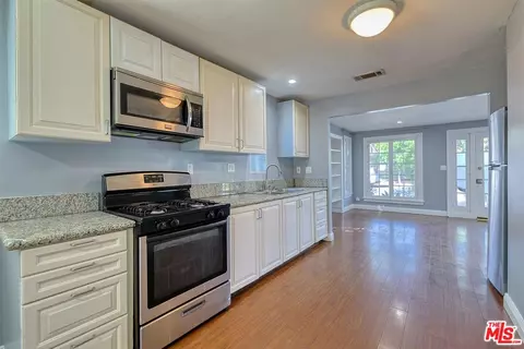 Kitchen - 512 E Tujunga Ave, Burbank, CA 91501 photo 1 of 1