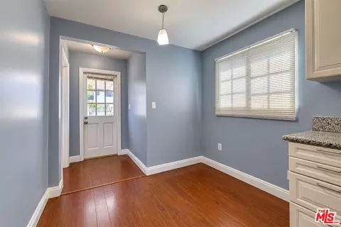 Entry Way - 512 E Tujunga Ave, Burbank, CA 91501 photo 3 of 4