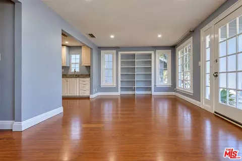 Living - 512 E Tujunga Ave, Burbank, CA 91501 photo 3 of 5