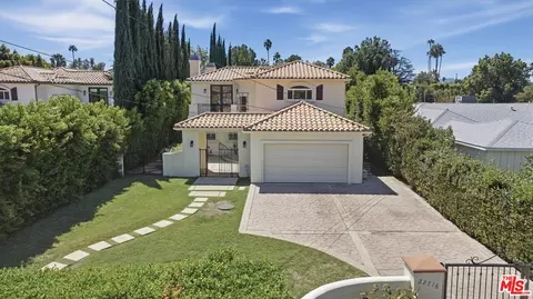 22716 Sylvan St, Woodland Hills, CA 91367