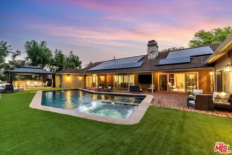 3741 Royal Woods Dr, Sherman Oaks, CA 91403