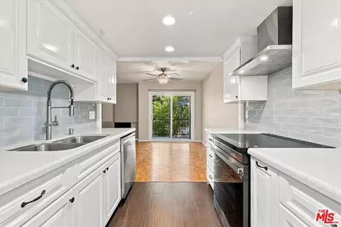 5870 Green Valley Cir #309, Culver City, CA 90230