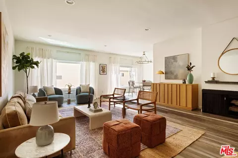 11820 Mayfield Ave #105, Los Angeles, CA 90049