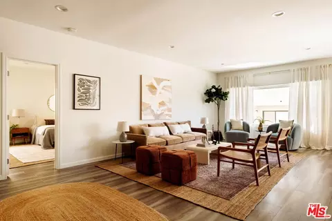 11820 Mayfield Ave #105, Los Angeles, CA 90049