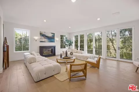 8171 Tianna Rd, Los Angeles, CA 90046