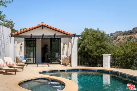 8171 Tianna Rd, Los Angeles, CA 90046