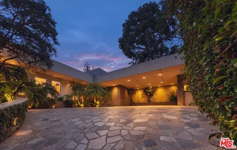 11927 Ashdale Ln, Studio City, CA 91604