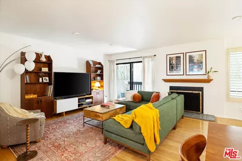 2018 Griffith Park Blvd #108, Los Angeles, CA 90039