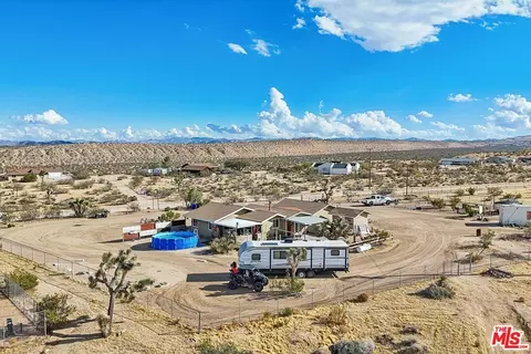View/Area - 692 Tahoe Ave, Yucca Valley, CA 92284 photo 4 of 13