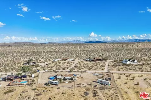 View/Area - 692 Tahoe Ave, Yucca Valley, CA 92284 photo 11 of 13