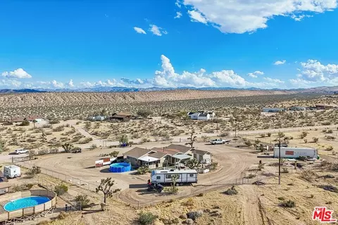 View/Area - 692 Tahoe Ave, Yucca Valley, CA 92284 photo 5 of 13