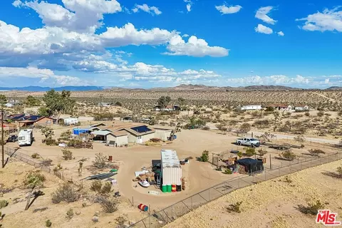 View/Area - 692 Tahoe Ave, Yucca Valley, CA 92284 photo 2 of 13