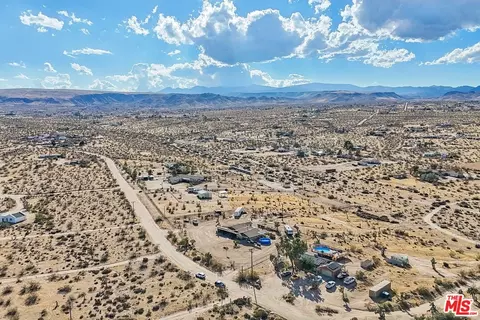 View/Area - 692 Tahoe Ave, Yucca Valley, CA 92284 photo 13 of 13