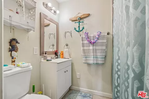 Bath - 692 Tahoe Ave, Yucca Valley, CA 92284 photo 3 of 3