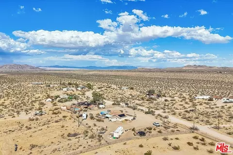 View/Area - 692 Tahoe Ave, Yucca Valley, CA 92284 photo 10 of 13