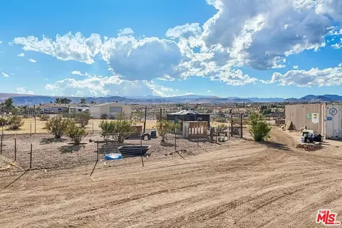 Exterior - 692 Tahoe Ave, Yucca Valley, CA 92284 photo 1 of 7