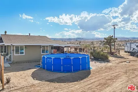 Exterior - 692 Tahoe Ave, Yucca Valley, CA 92284 photo 4 of 7