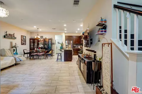 Entry Way - 2431 Birchknoll Ct #2, Simi Valley, CA 93063 photo 1 of 3