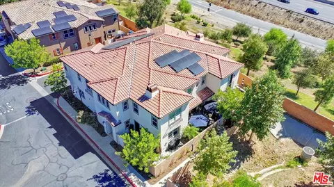 View/Area - 2431 Birchknoll Ct #2, Simi Valley, CA 93063 photo 7 of 9