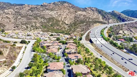 View/Area - 2431 Birchknoll Ct #2, Simi Valley, CA 93063 photo 6 of 9