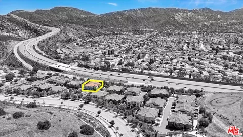 View/Area - 2431 Birchknoll Ct #2, Simi Valley, CA 93063 photo 9 of 9
